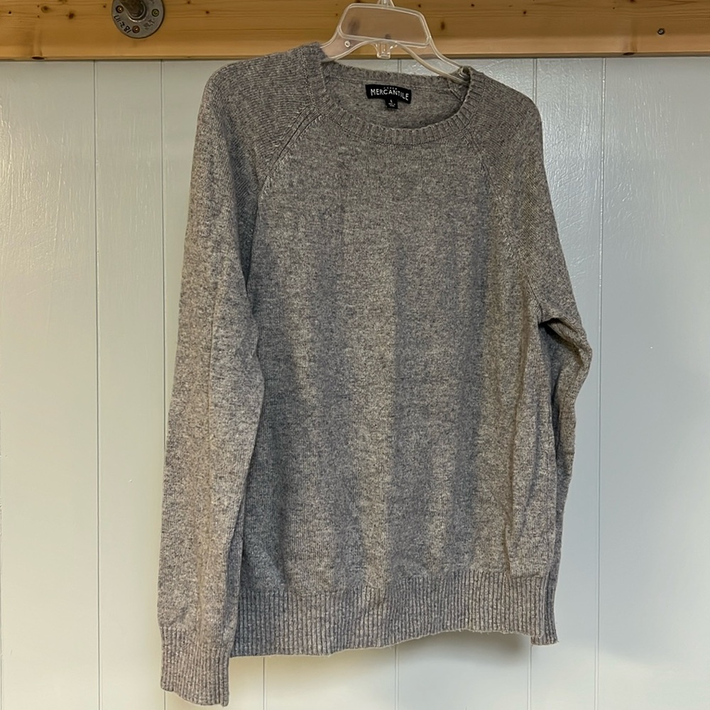 J. Crew Mercantile men’s grey sweater, scoop neck